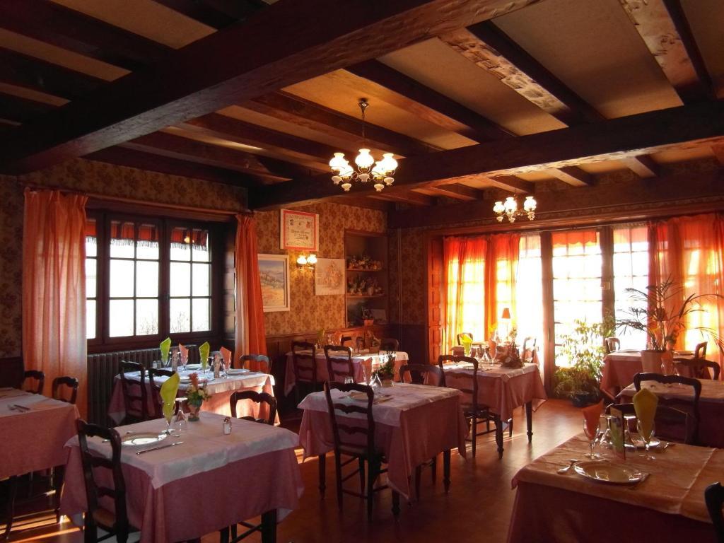 Hotel Restaurant Le Perigord Maurs Exterior foto