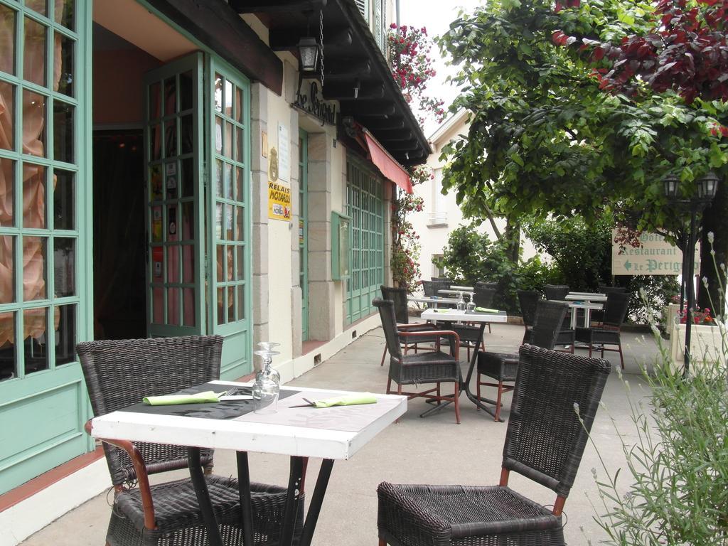 Hotel Restaurant Le Perigord Maurs Exterior foto